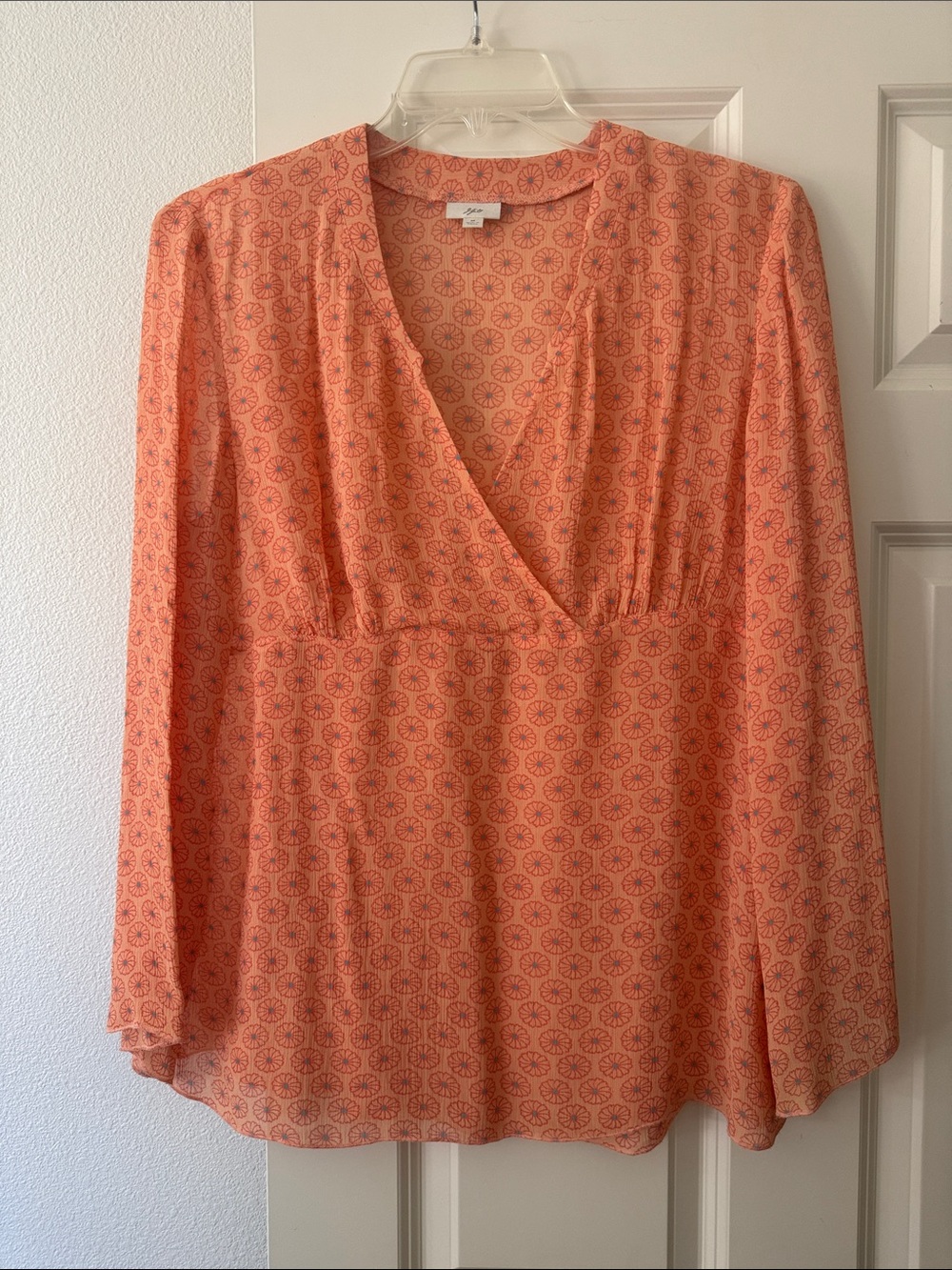 J. Jill Women’s Soft Coral Printed V-Neck Blouse size M